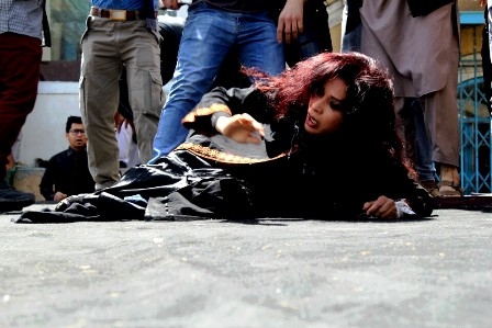 در چهلمین روز قتل فرخنده، سینماگران کشور صحنه قتل او را بازسازی کردند در چهلمین روز قتل فرخنده، سینماگران کشور صحنه قتل او را بازسازی کردند