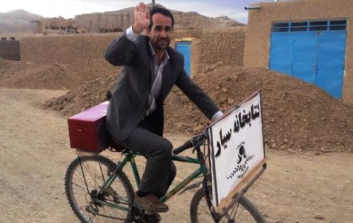 برای تشویق کودکان بامیانی به مطالعه؛ نخستین کتابخانه سیار ایجاد شد برای تشویق کودکان بامیانی به مطالعه؛ نخستین کتابخانه سیار ایجاد شد