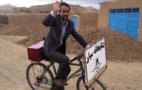 برای تشویق کودکان  بامیانی به مطالعه؛ نخستین کتابخانه سیار ایجاد شد
